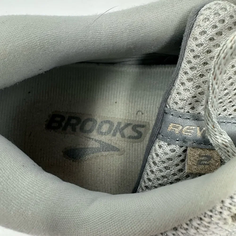 Brooks size 11